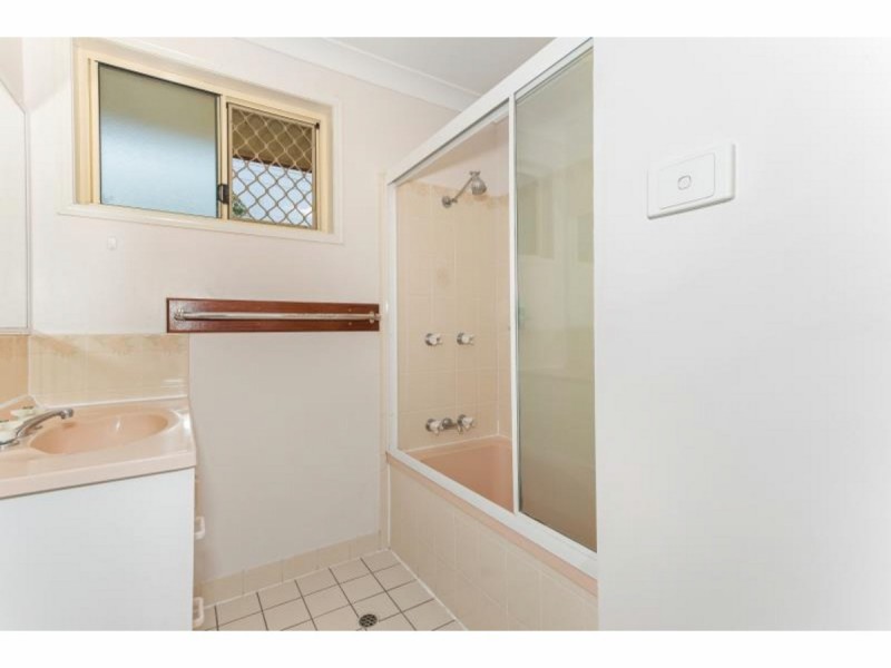 8 Bean Avenue, Parkhurst QLD 4702